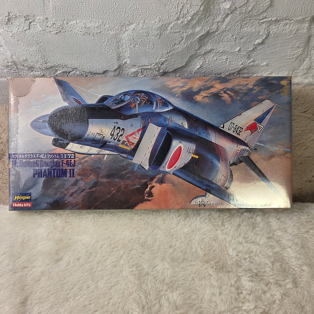 Hasegawa McDonnell Douglas F-4EJ Phantom II 1:72 Scale Model Kit New